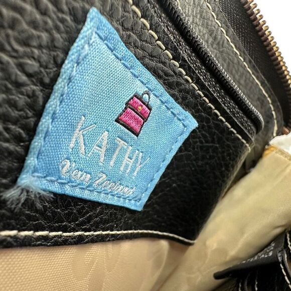 Kathy Van Zeeland Crossbody/Clutch Bag - Picture 8 of 9